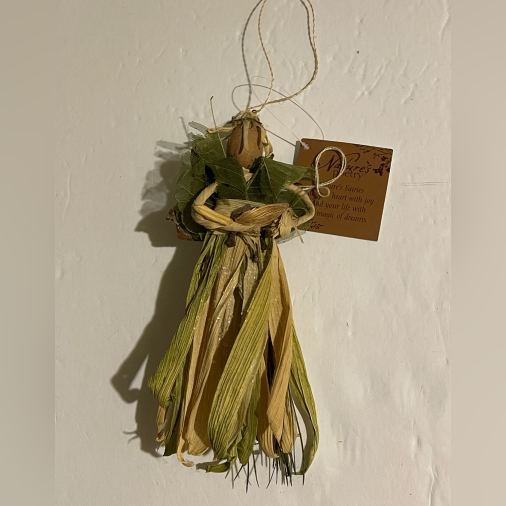 NWT  Enesco Natures Poetry Handcrafted Fairy Ornament Ornie 2011 Green/Ivory Sm